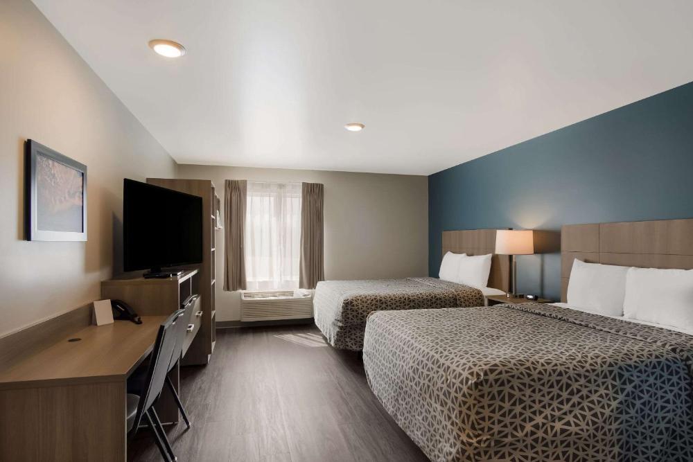 QUEEN SUITE TWO QUEEN BEDS W DISHWASHER (DISHES/COOKWARE INCLUDED) interior